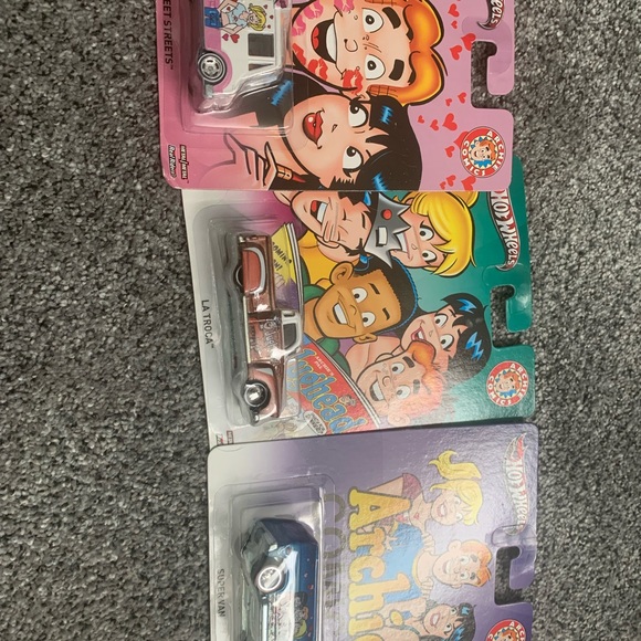 3 cars-ARCHIE COMiCS 2013 - Picture 1 of 1